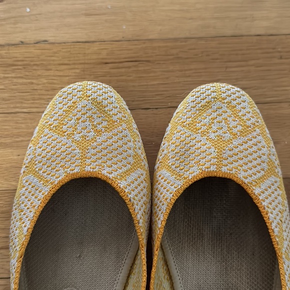 Rothys Round Toe - Size 8 *RARE* - Picture 4 of 5